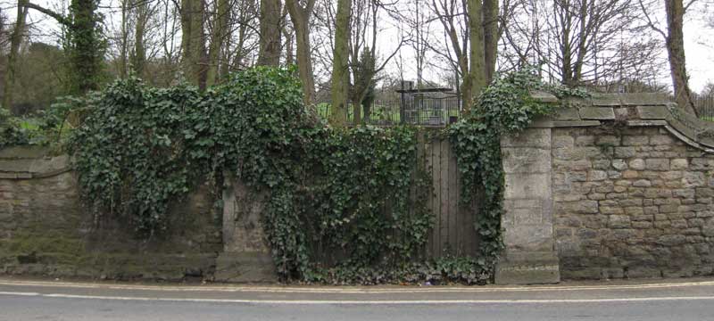 Fifth entrance to Headington Hill Hall