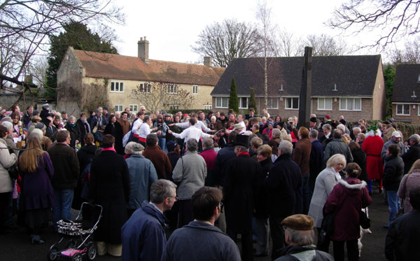Crowds at the Chequers