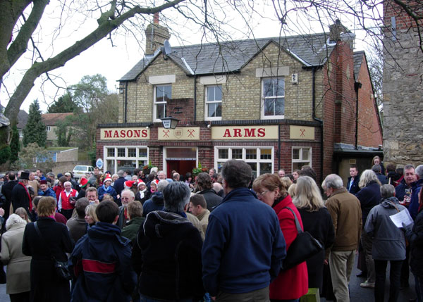 Crowds at the Masons Arms