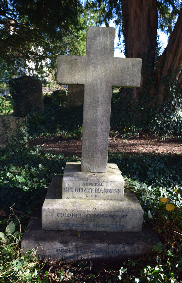Harness grave