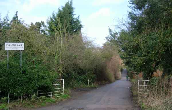 Gates at south end of Pullen's Lane