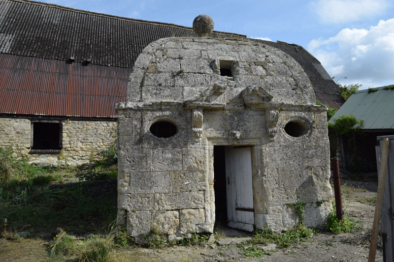 Wick Farm well house