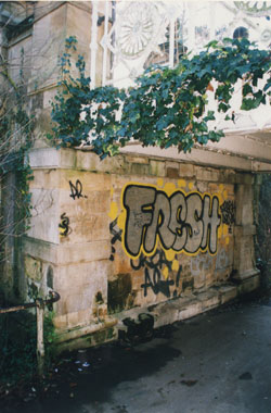 Graffiti: Headington Hill Hall bridge